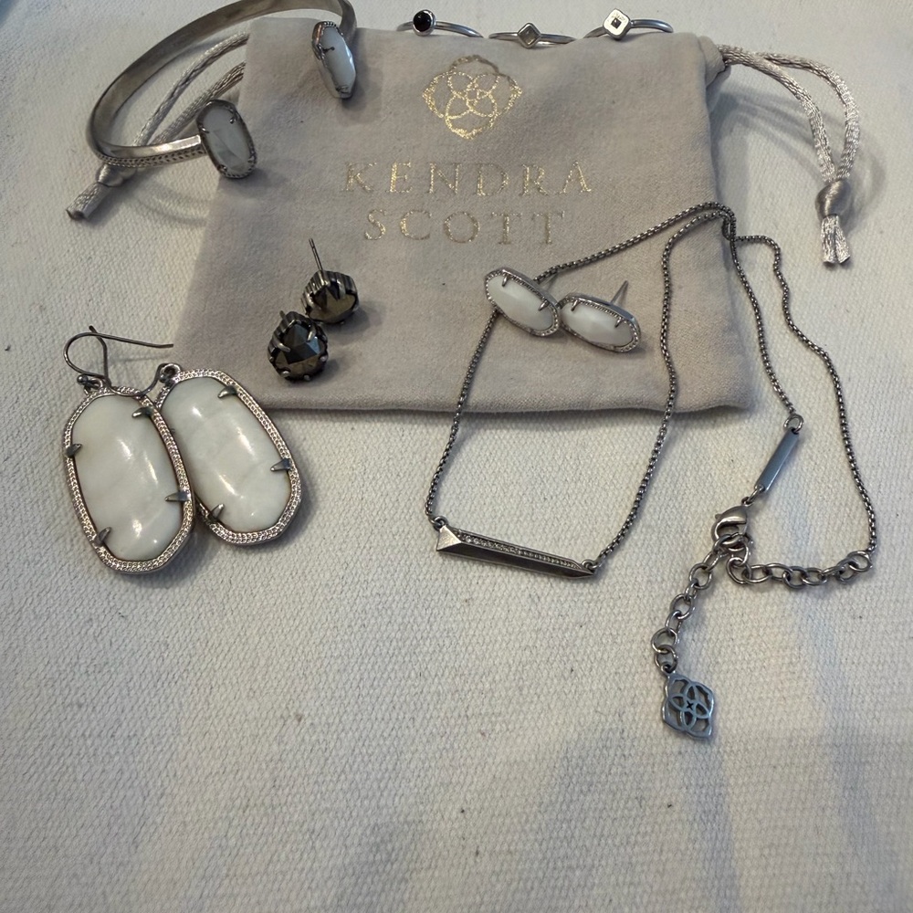 Assorted silver Kendra Scott jewelry - Picture 2 of 2